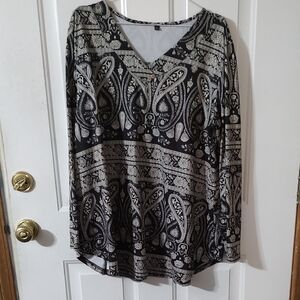 Source Unknown Black and Gray Paisley Blouse